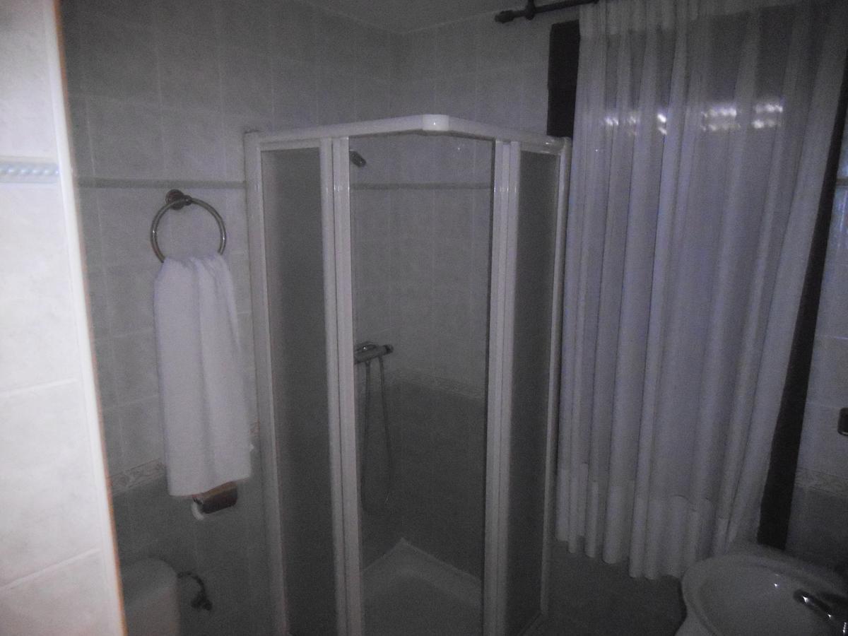 Hostal Los Galgos Ьепес Экстерьер фото