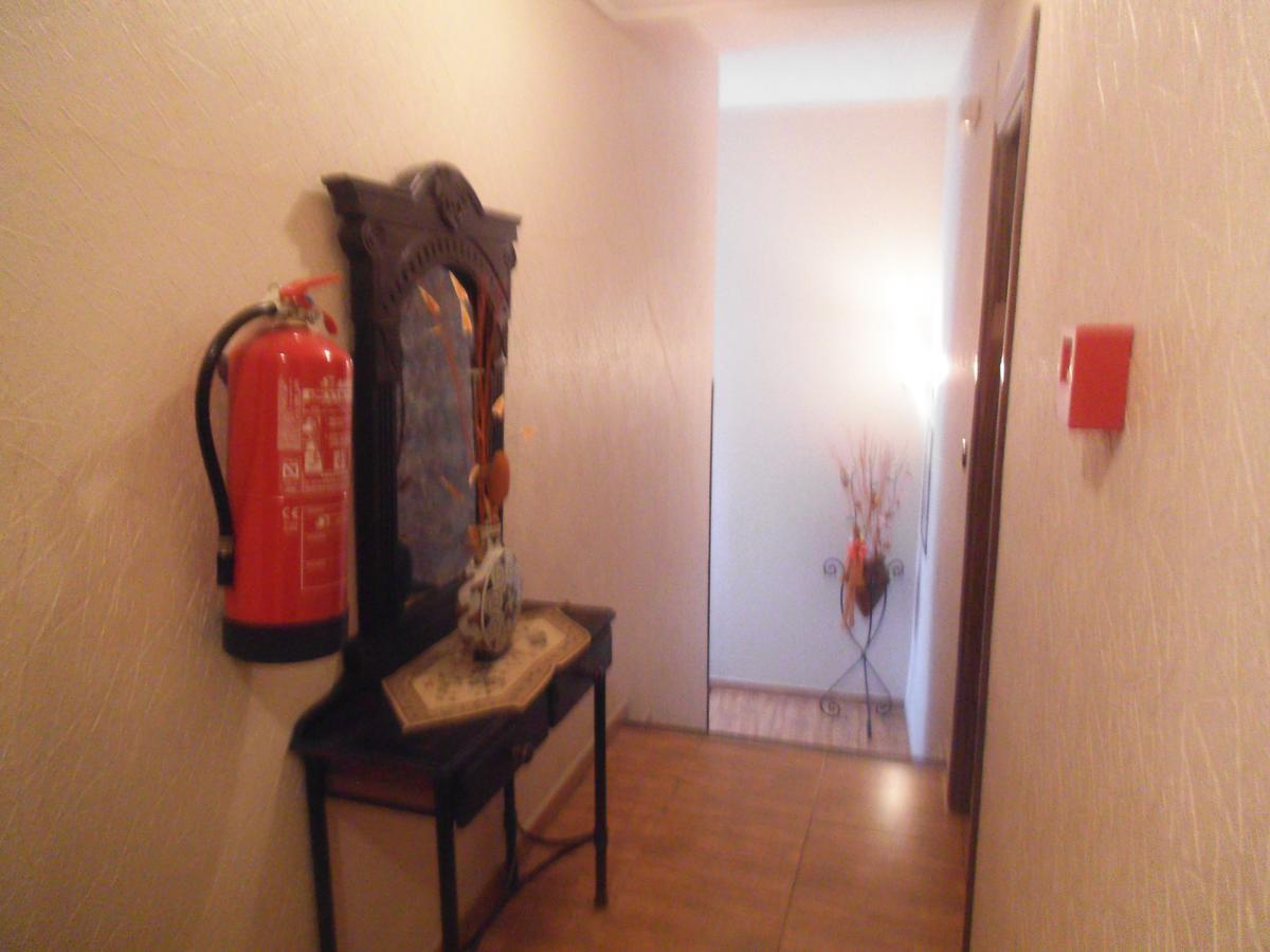 Hostal Los Galgos Ьепес Экстерьер фото